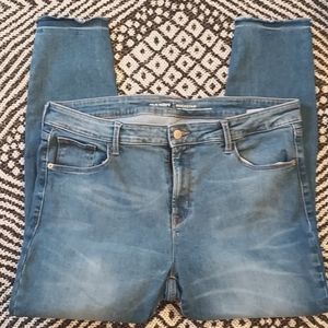 OLD NAVY Rockstar Distressed Jean's Size 16 Reg Blue
